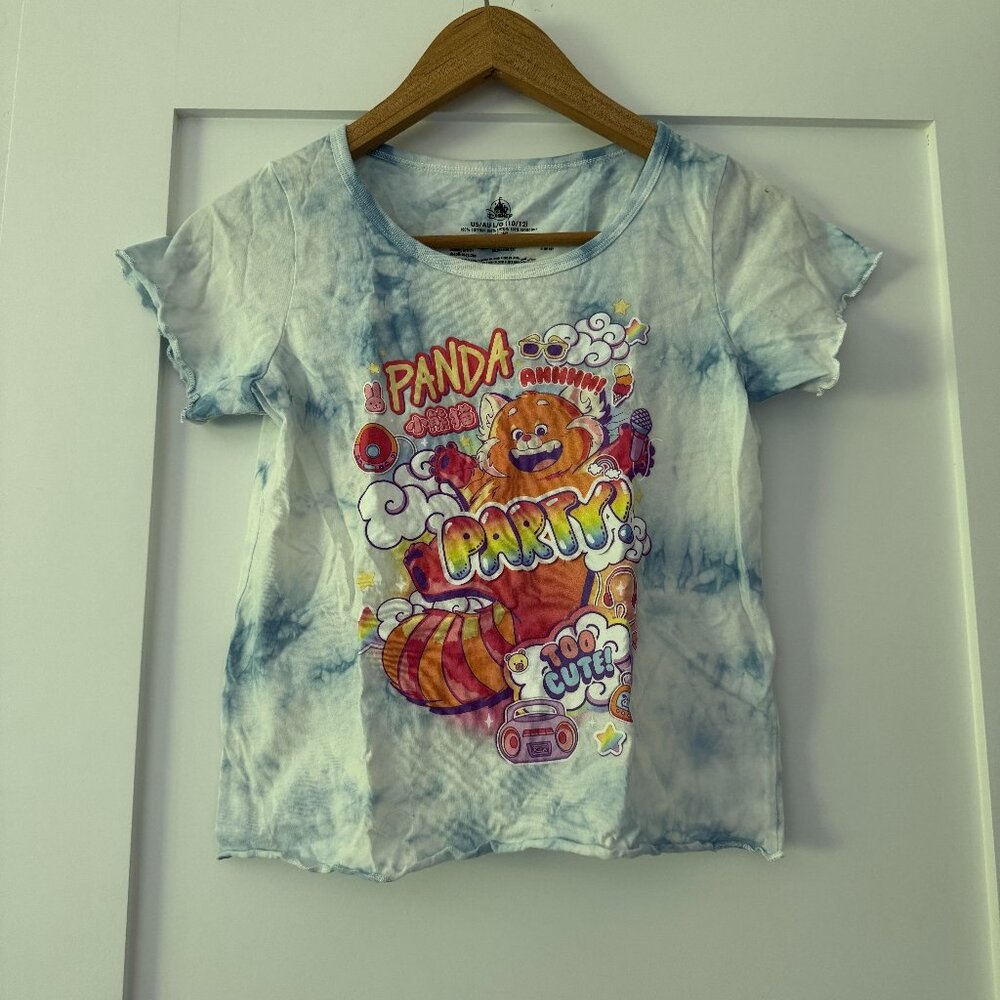 💖 NWOT Disney's Turning Red tie dye t shirt